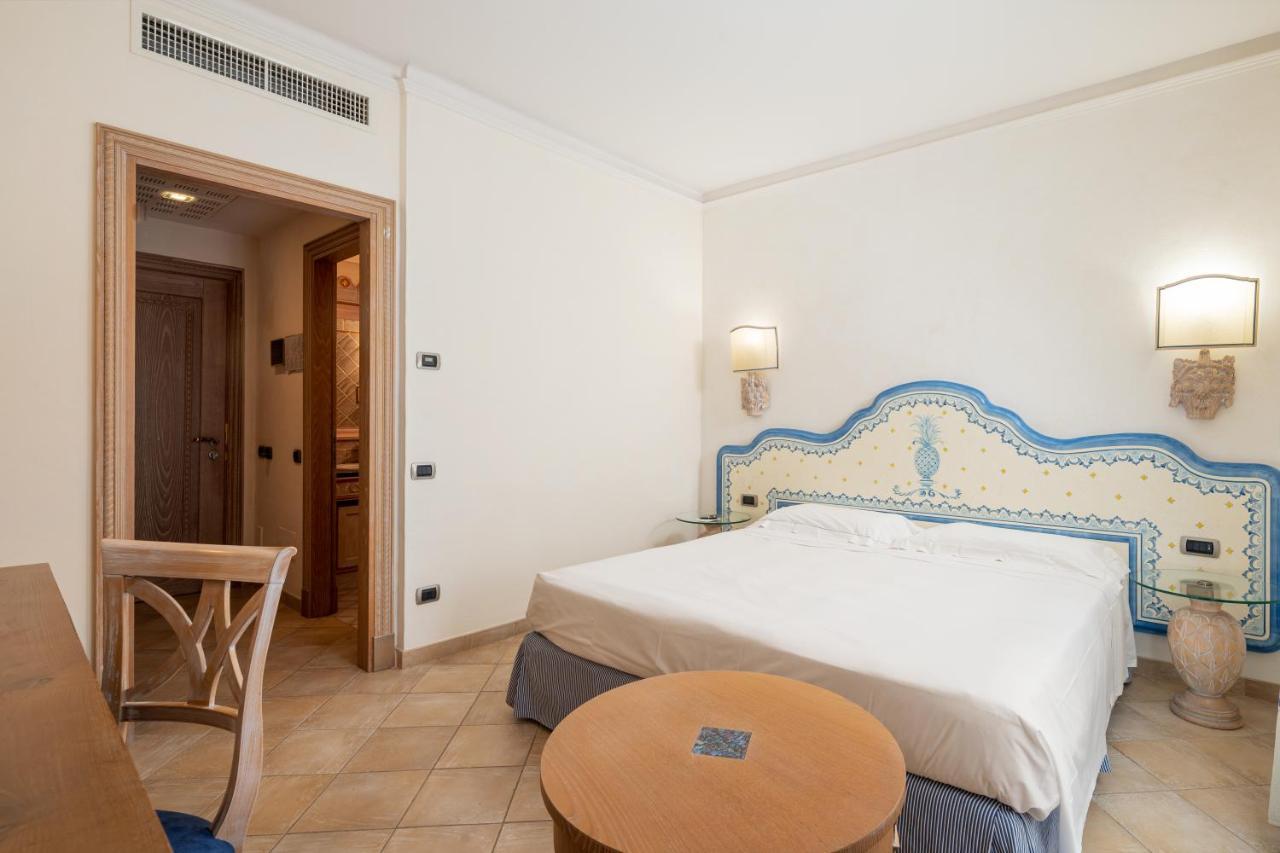 Hotel Petra Bianca Porto Cervo Esterno foto